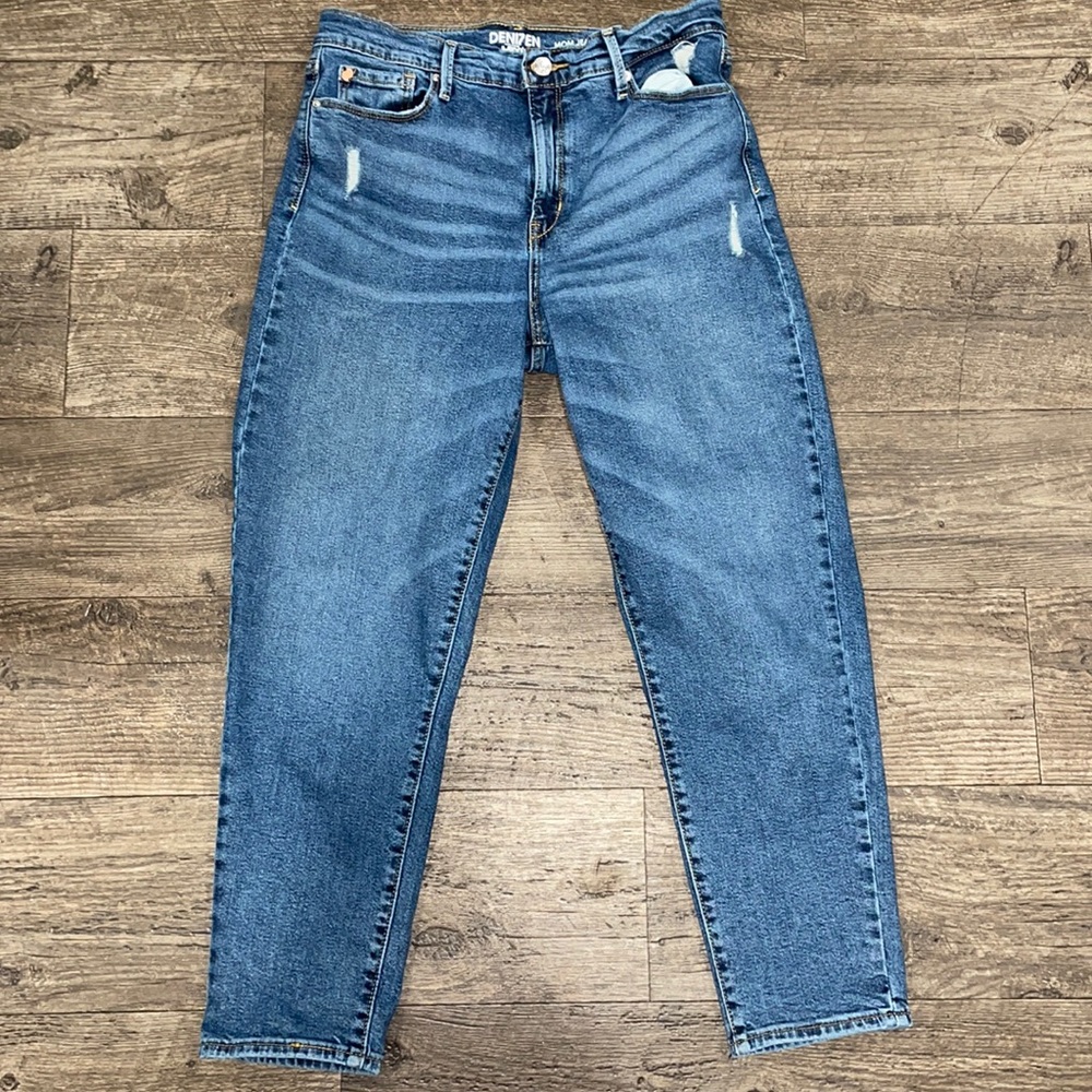 Levi’s Denizen Mom Jeans